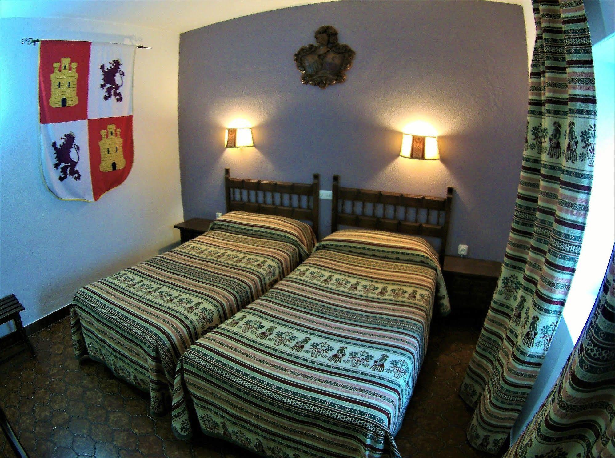 Hostal Rural Marques De Zahara Zahara De La Sierra Extérieur photo